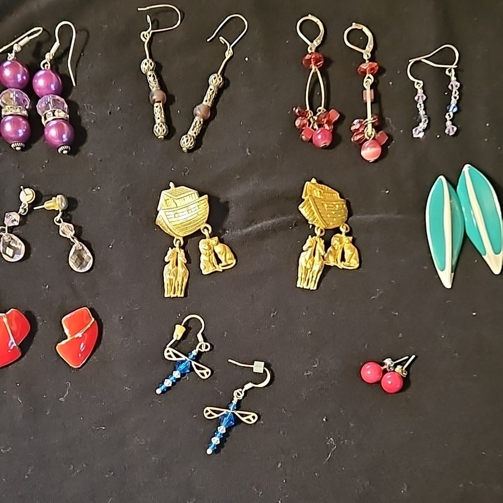 10 pr costume jewelry pierced earrings